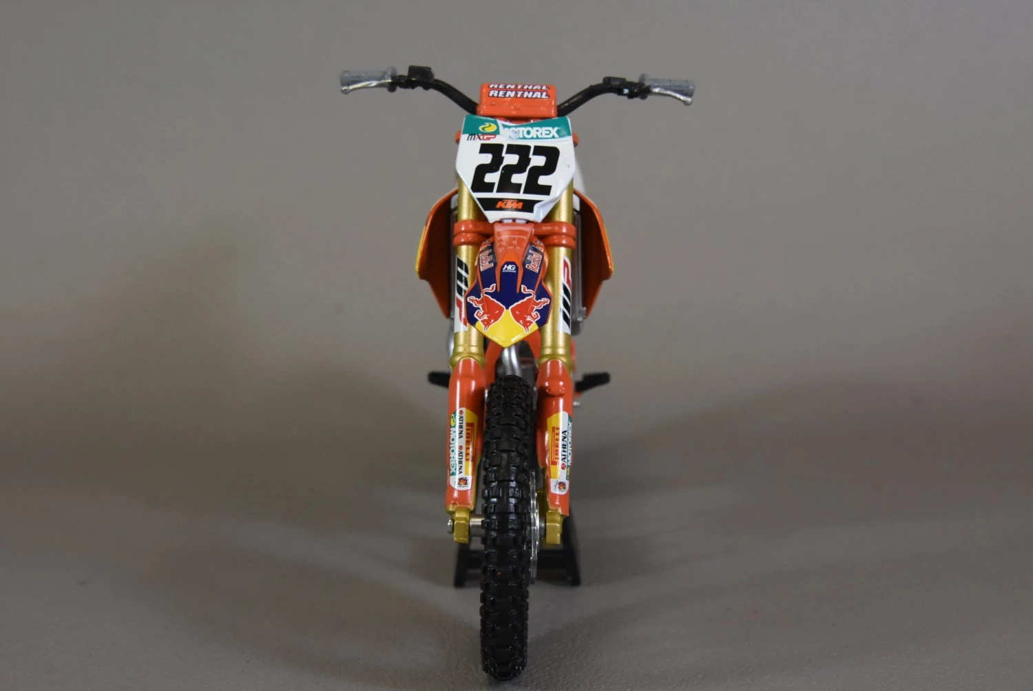 Maquette KTM 450 SX-F Cairoli échelle 1/10 4 Maquette KTM 450 SX-F Cairoli échelle 1/10 – Image 2